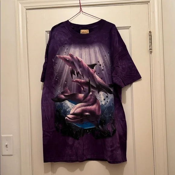 *NWT* The Mountain Purple Dolphin Short Sleeve Tee - Picture 3 of 3
